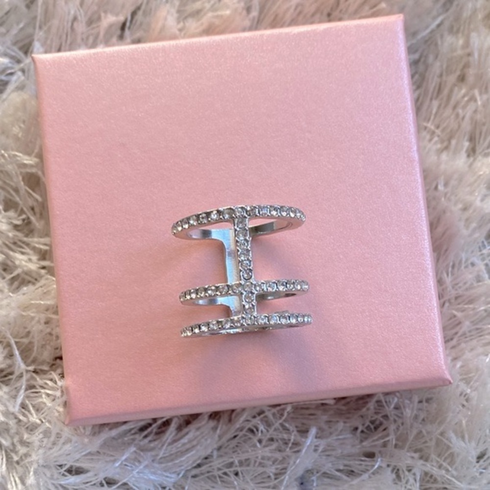 Oversized Diamond Fashion Ring~ New Without Tags!